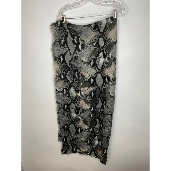 Black Gray Snakeprint Fuzzy Soft Wide Blanket Scarf - Picture 2 of 2